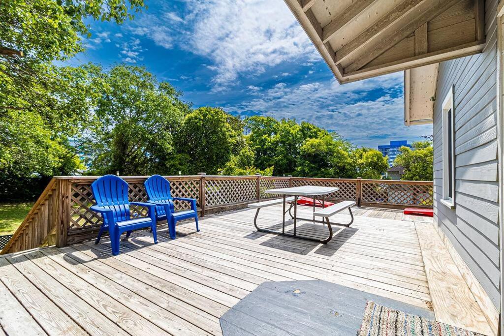 Gorgeous Centrally Located Ocean View 2 King, Huge Private Yard & Deck, Firepit, Bbq, & Game Tables Миртл-Бич Экстерьер фото