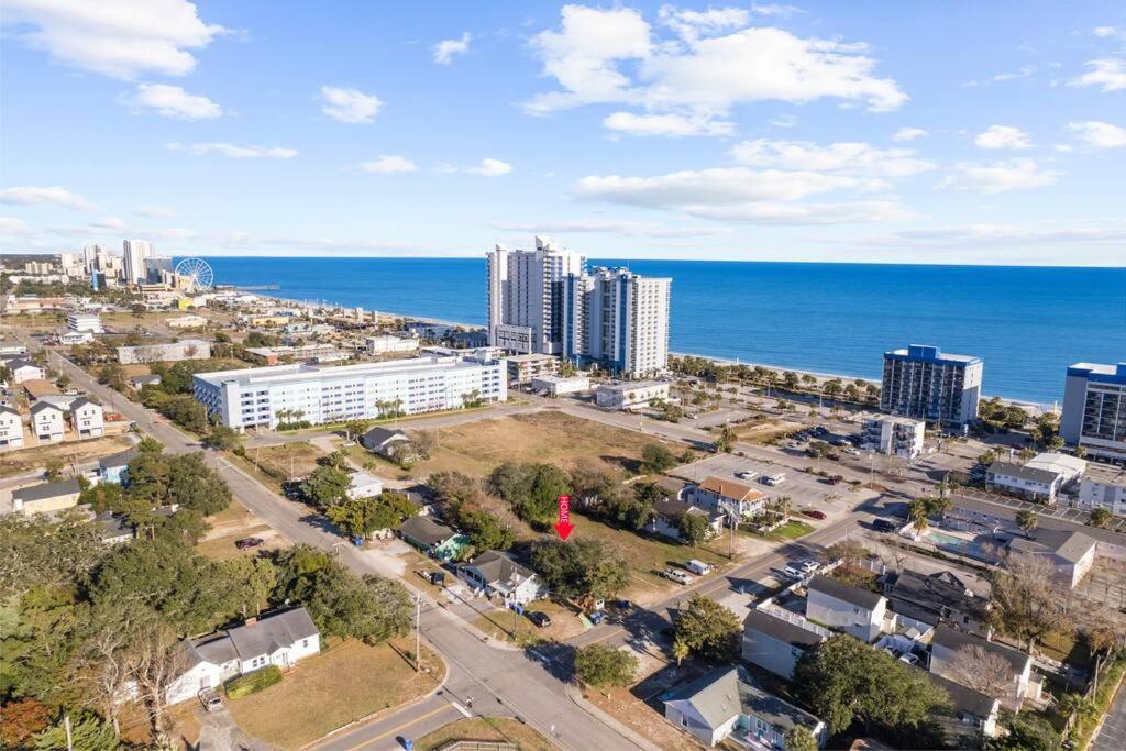 Gorgeous Centrally Located Ocean View 2 King, Huge Private Yard & Deck, Firepit, Bbq, & Game Tables Миртл-Бич Экстерьер фото