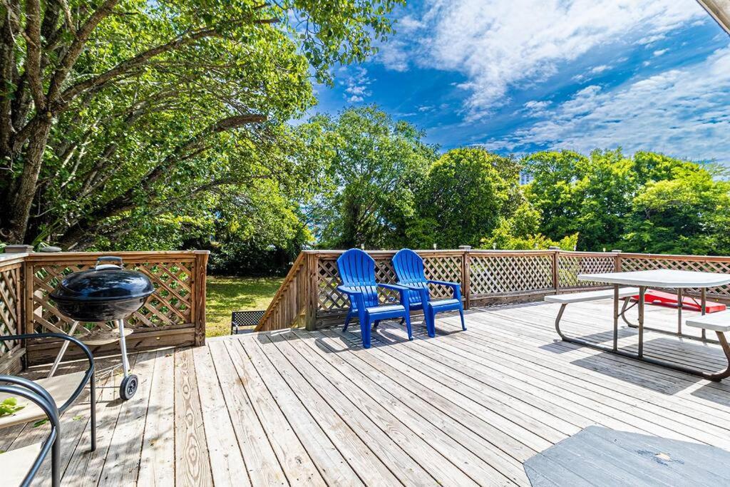 Gorgeous Centrally Located Ocean View 2 King, Huge Private Yard & Deck, Firepit, Bbq, & Game Tables Миртл-Бич Экстерьер фото
