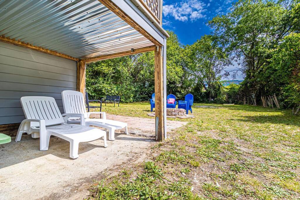 Gorgeous Centrally Located Ocean View 2 King, Huge Private Yard & Deck, Firepit, Bbq, & Game Tables Миртл-Бич Экстерьер фото
