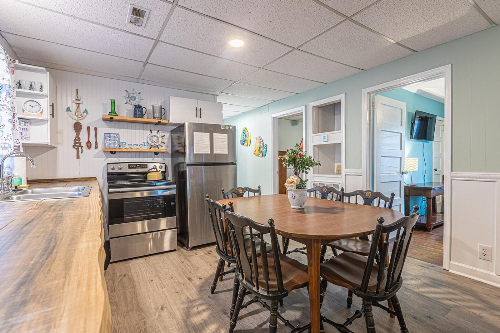 Gorgeous Centrally Located Ocean View 2 King, Huge Private Yard & Deck, Firepit, Bbq, & Game Tables Миртл-Бич Экстерьер фото