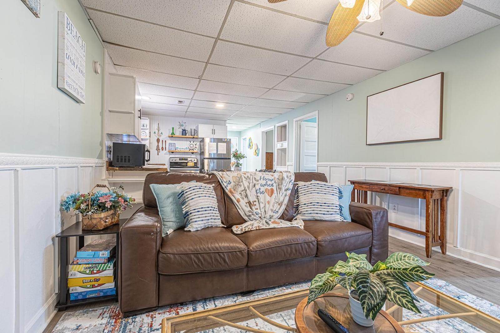 Gorgeous Centrally Located Ocean View 2 King, Huge Private Yard & Deck, Firepit, Bbq, & Game Tables Миртл-Бич Экстерьер фото